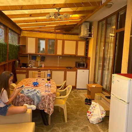 2 Bedroom/2 стаен на метри от плажа Apartment