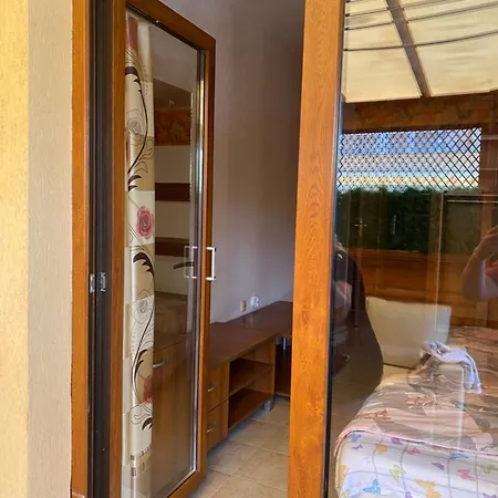 2 Bedroom/2 стаен на метри от плажа